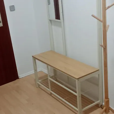 Appartement Fuer Max 5 Personen Mit Balkon - Privater Gastgeber *
